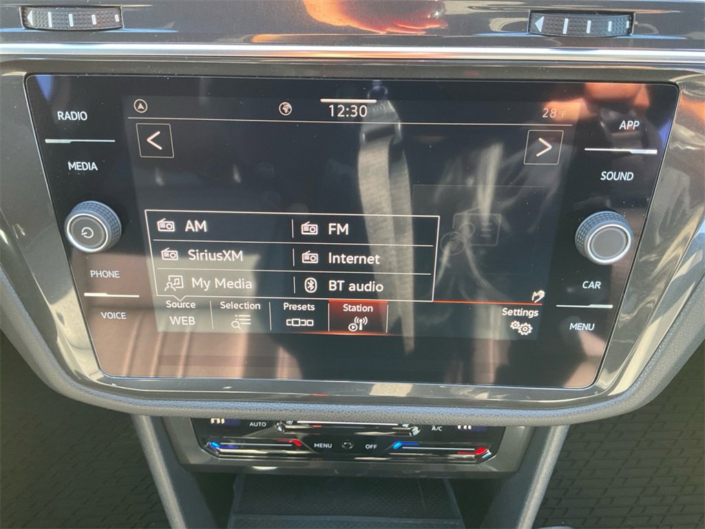 Used 2023 Volkswagen Tiguan SE R-Line image 19