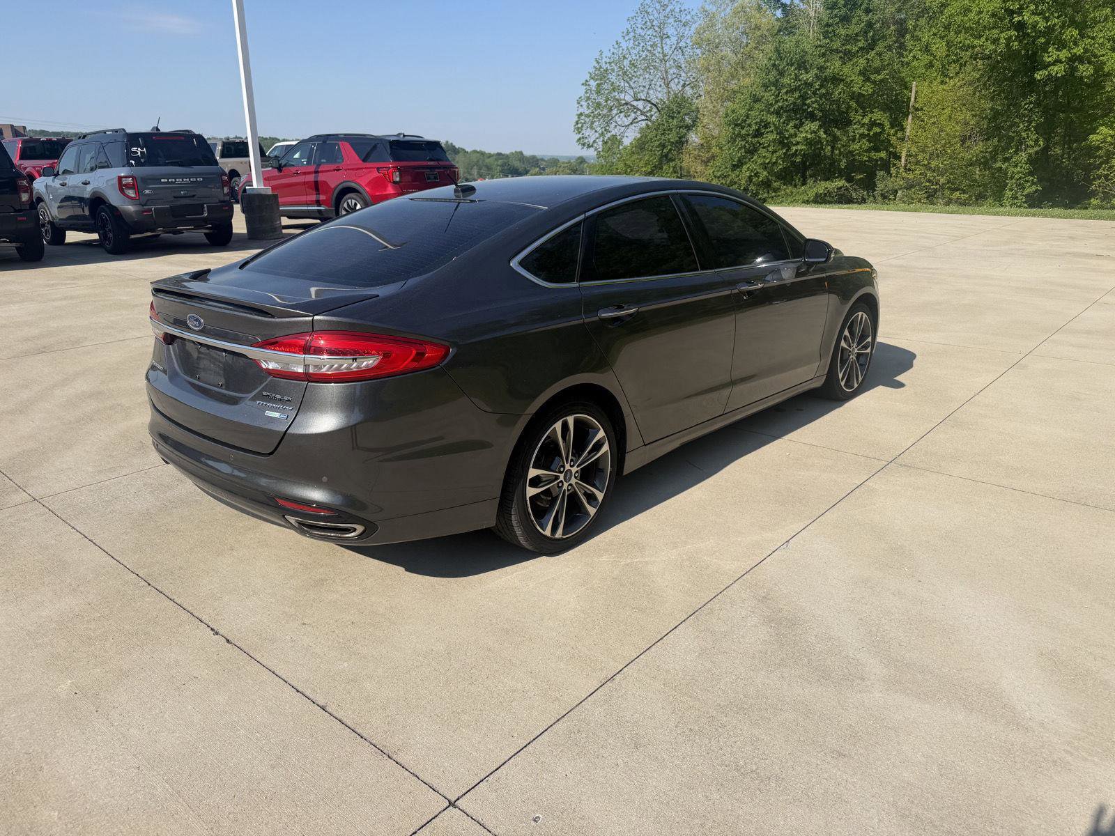 Used 2017 Ford Fusion Titanium AWD/4WD image 5