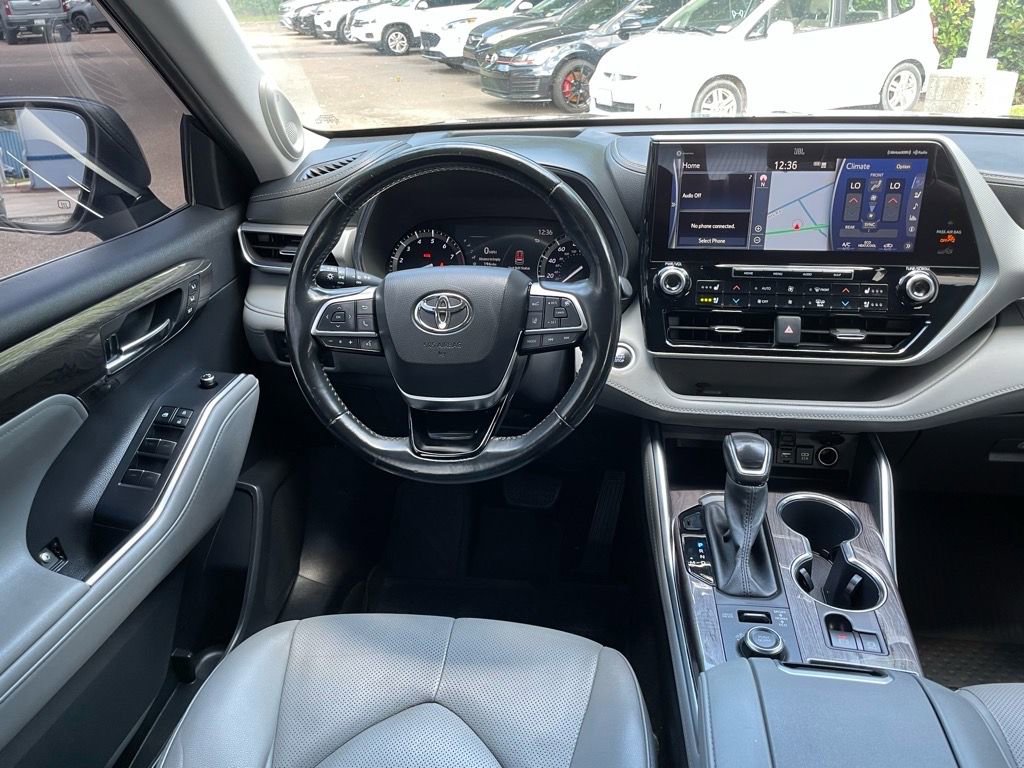 Used 2021 Toyota Highlander Platinum image 6