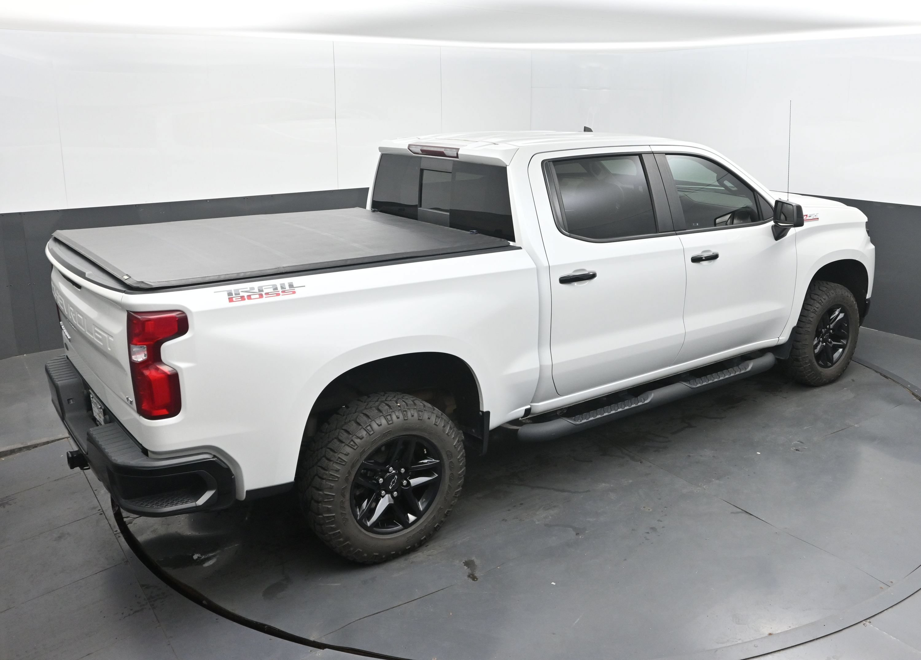 Used 2020 Chevrolet Silverado 1500 LT Trail Boss AWD/4WD image 31