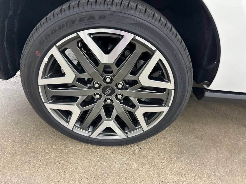 New 2027 Ford Expedition Platinum w/ Platinum Ultimate Package AWD/4WD image 15