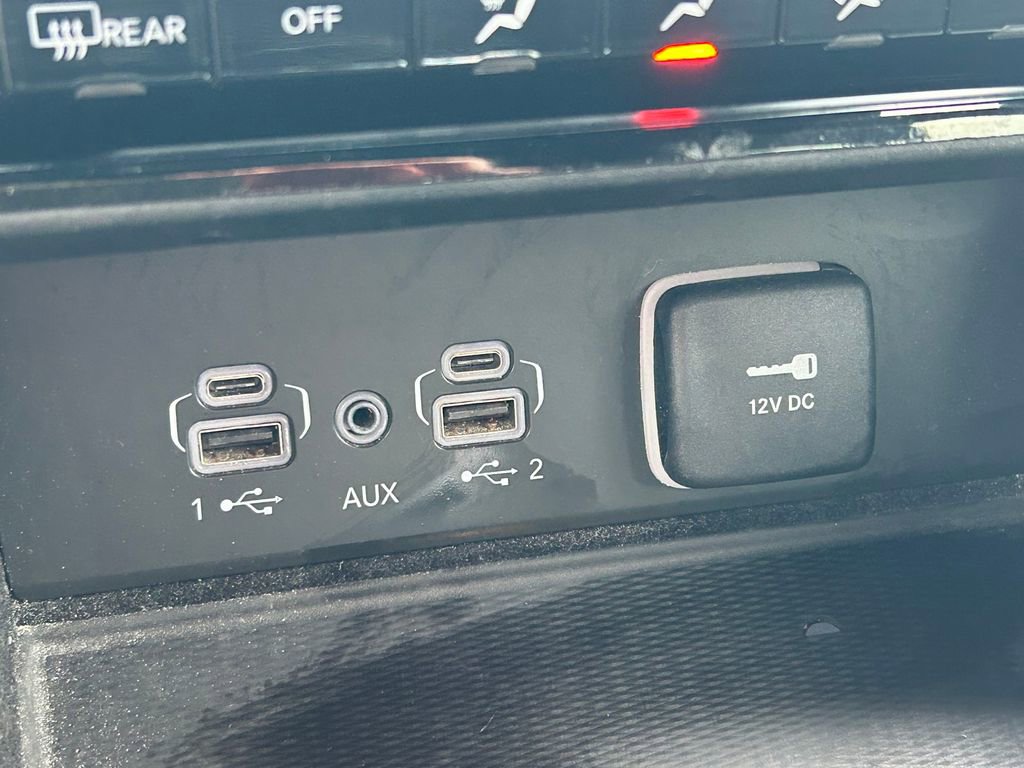 Used 2022 Jeep Grand Cherokee L Laredo RWD image 32