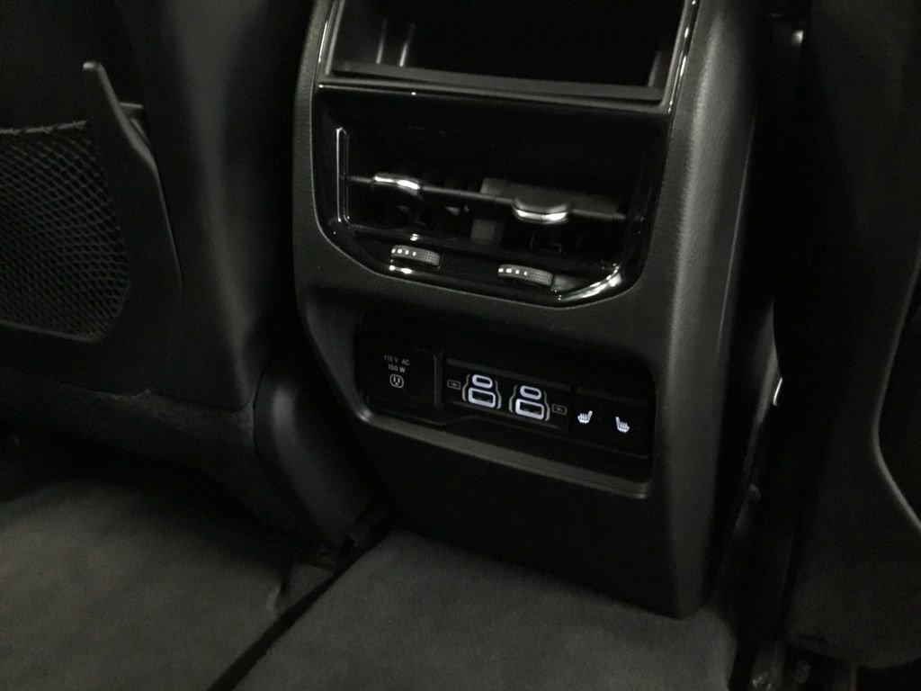 Used 2023 Jeep Grand Cherokee Limited image 19