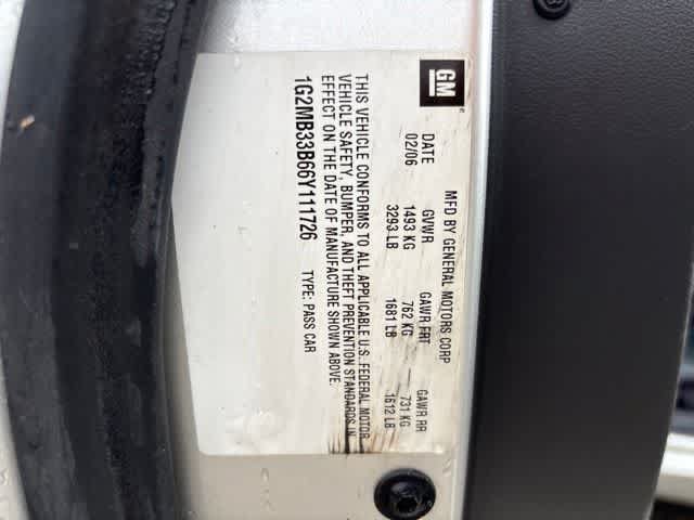 Used 2006 Pontiac Solstice Convertible w/ Premium Package RWD image 23