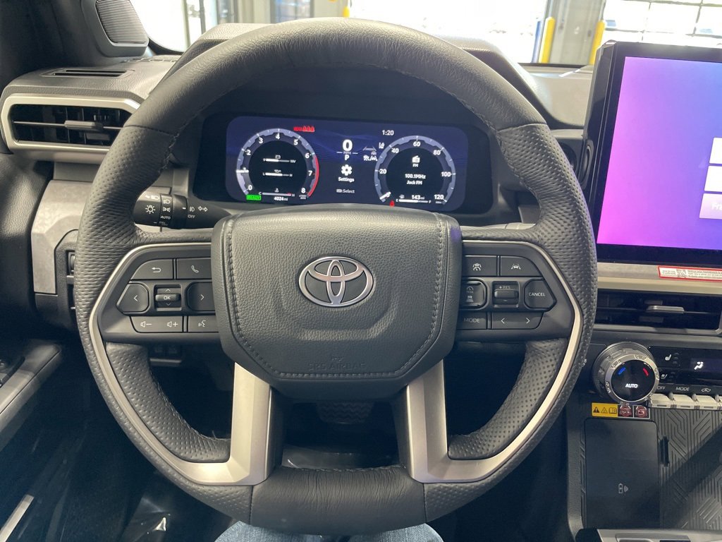 Used 2025 Toyota Tacoma 4x4 Double Cab Hybrid image 38