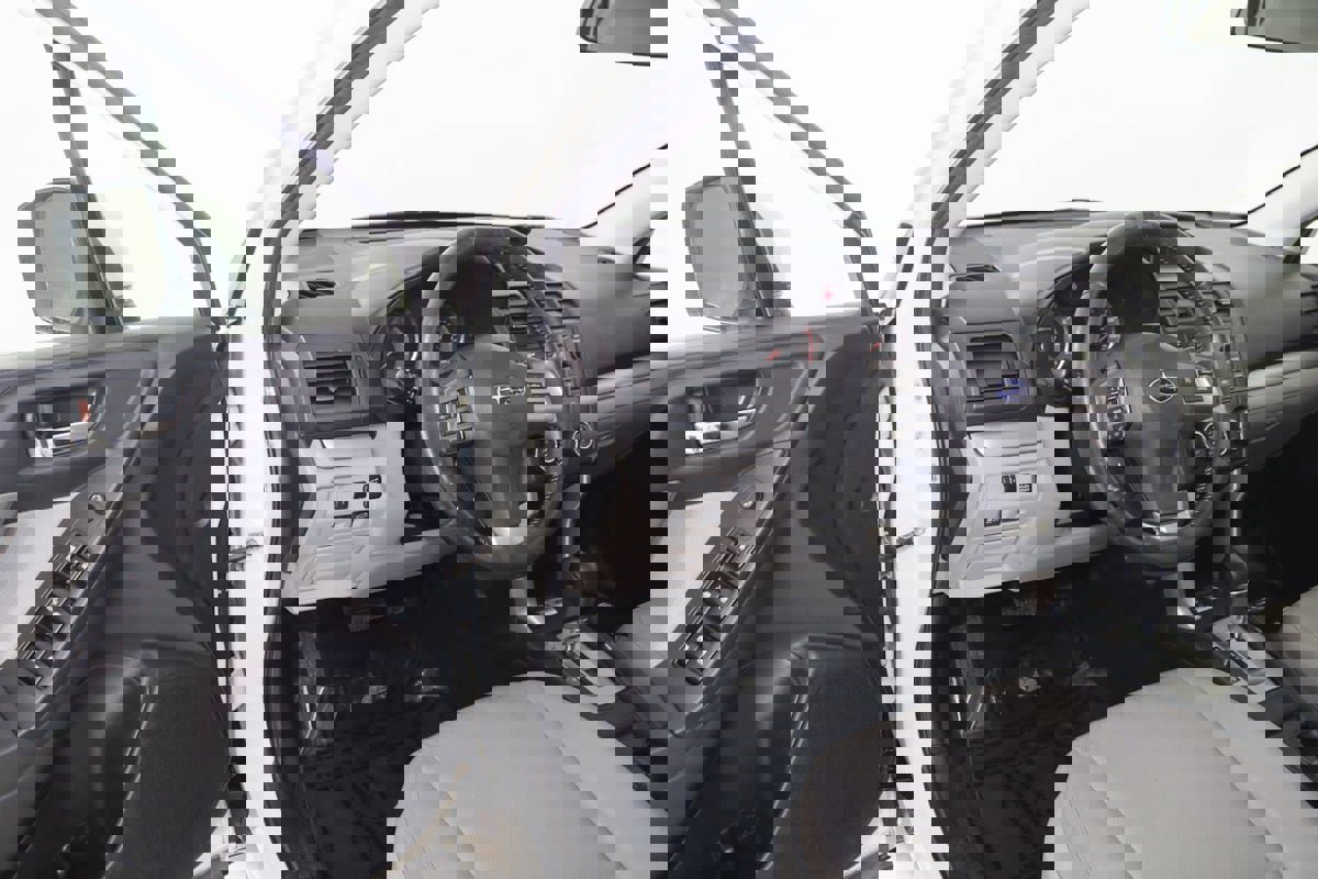 Used 2014 Subaru Forester 2.5i Limited image 40