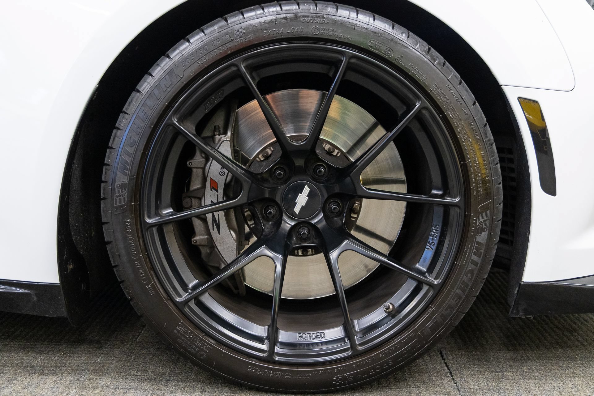 Used 2018 Chevrolet Camaro ZL1 RWD image 22