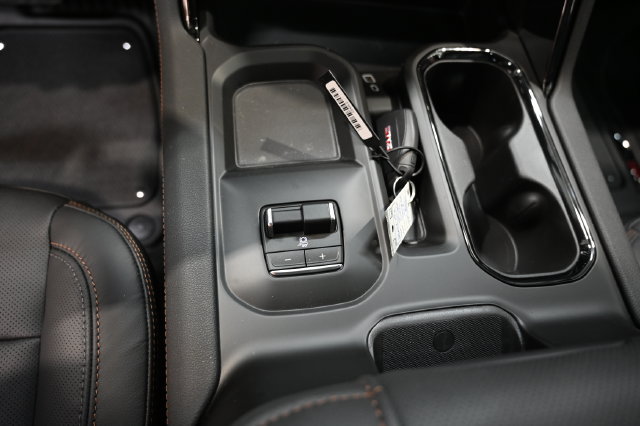 New 2026 GMC Sierra 2500 AT4 w/ AT4 Premium Plus Package AWD/4WD image 22