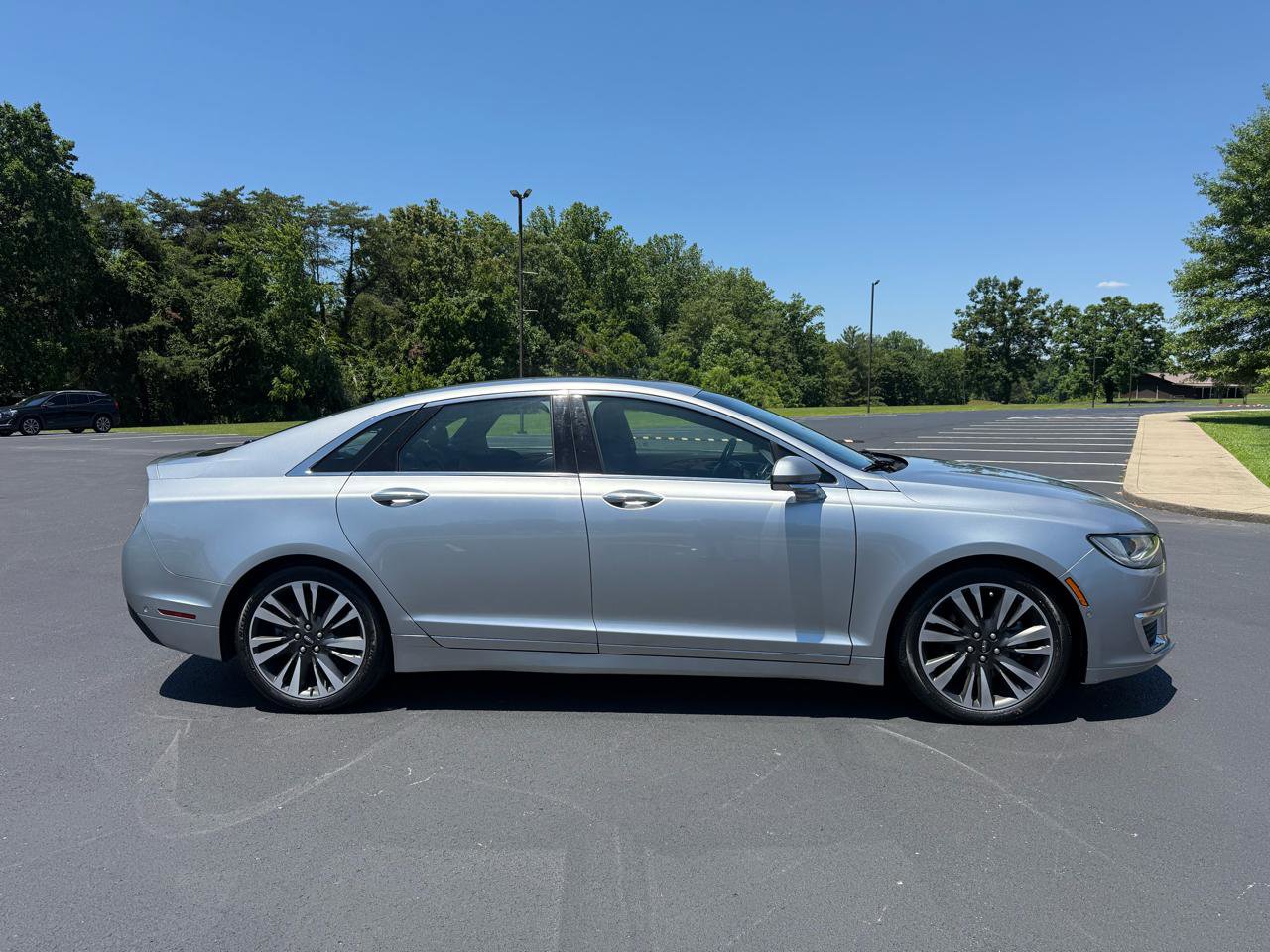 Used 2020 Lincoln MKZ Reserve w/ Elements Package AWD/4WD image 2