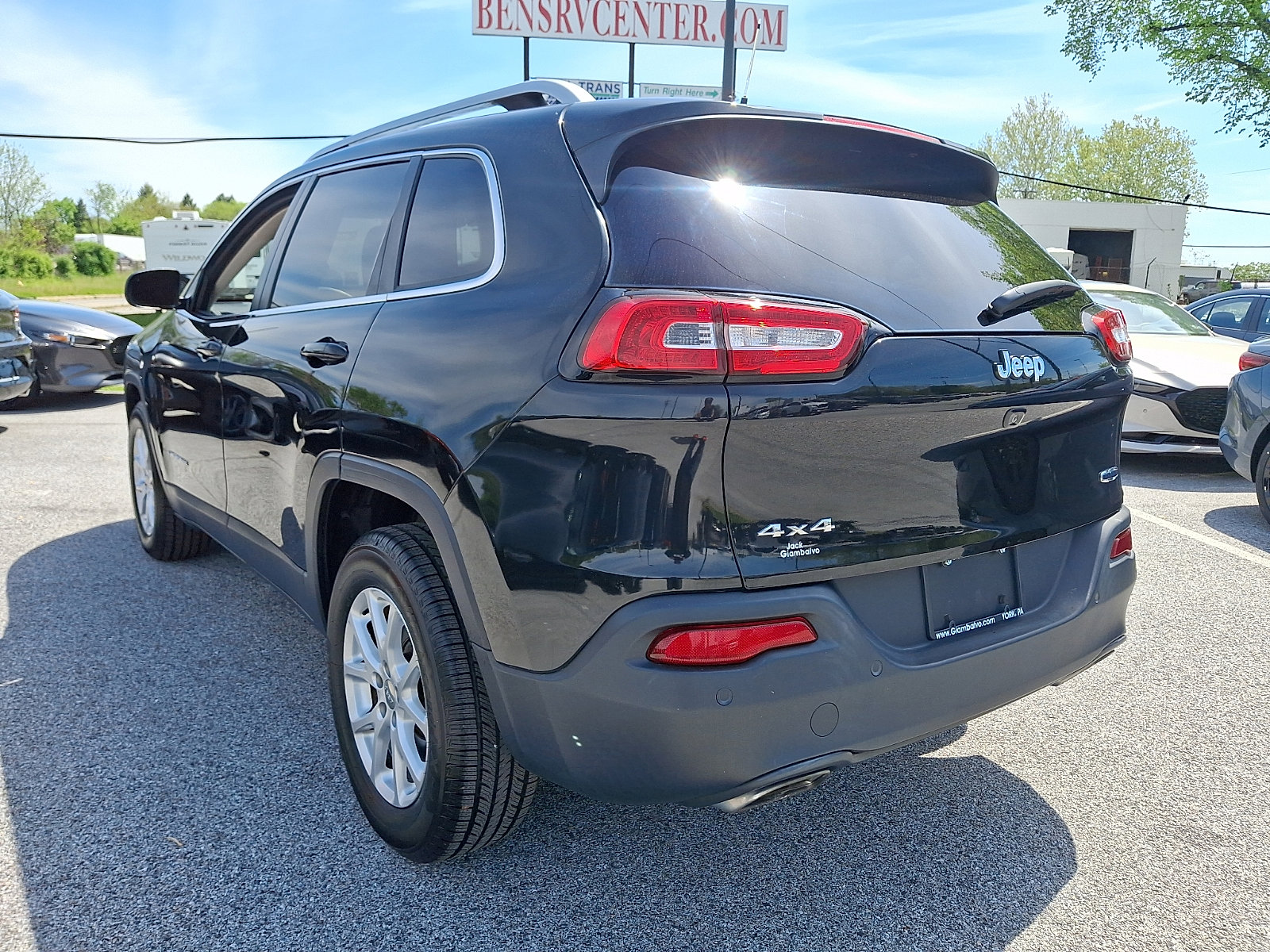 Used 2016 Jeep Cherokee Latitude w/ Safety/Convenience Group AWD/4WD image 5