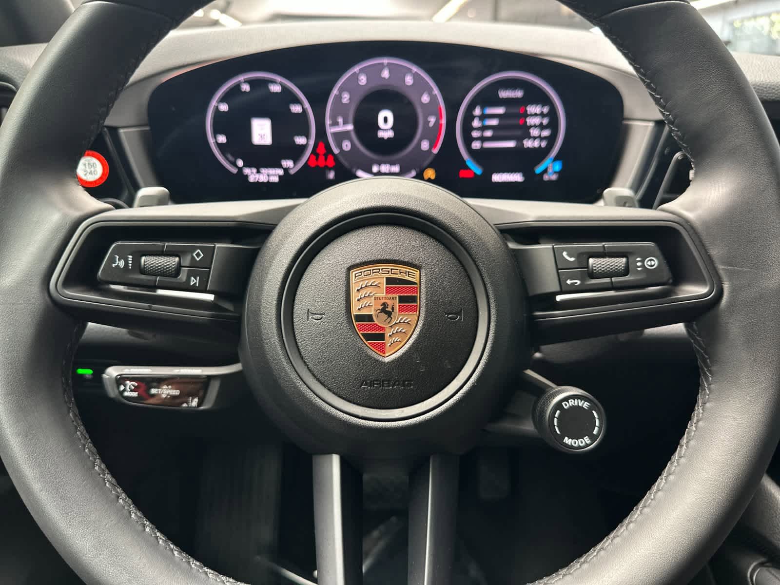 Certified 2025 Porsche Cayenne AWD/4WD image 26