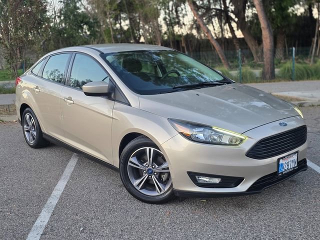 Used 2018 Ford Focus SE w/ SE Appearance Package image 19