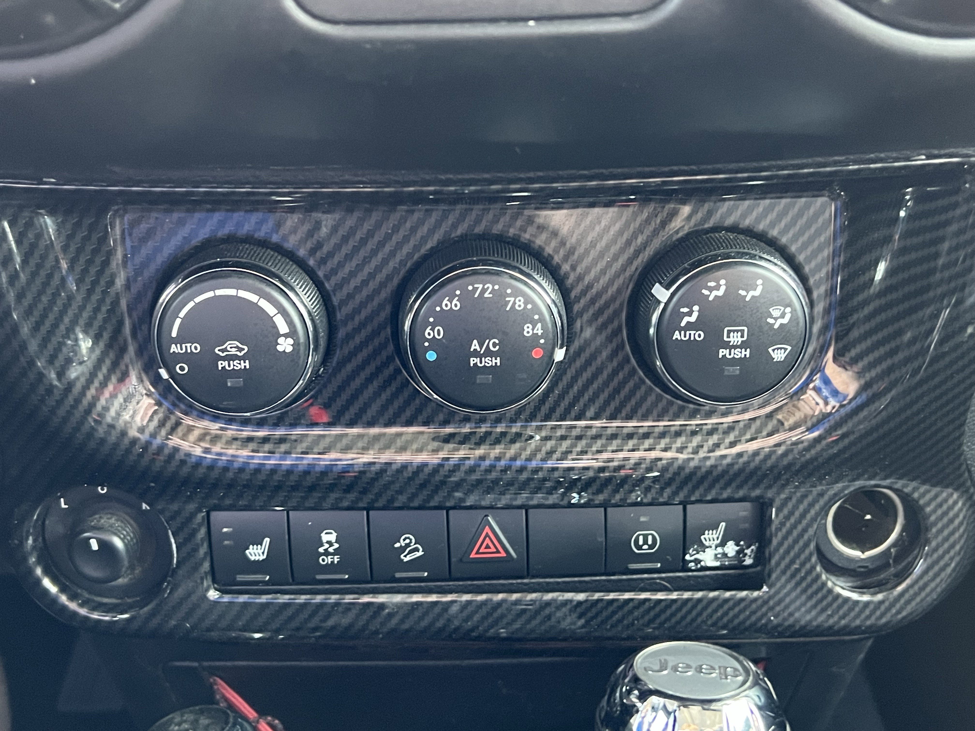 Used 2018 Jeep Wrangler Unlimited Rubicon image 29
