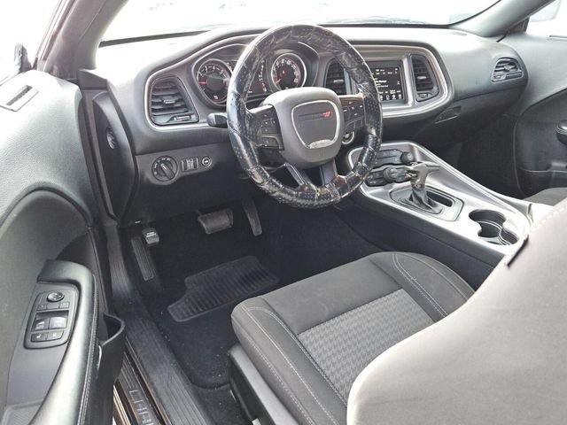 Used 2019 Dodge Challenger SXT RWD image 11
