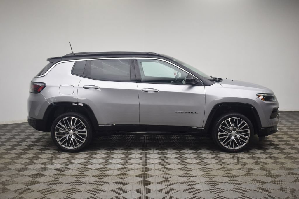 Used 2022 Jeep Compass Limited w/ Elite Group AWD/4WD image 15