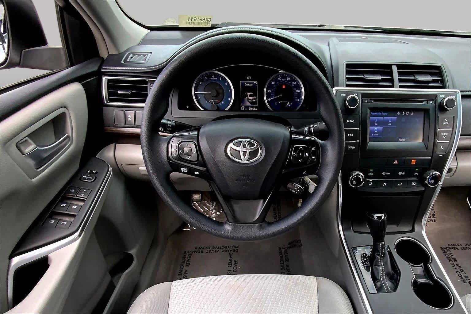 Used 2016 Toyota Camry LE FWD image 6