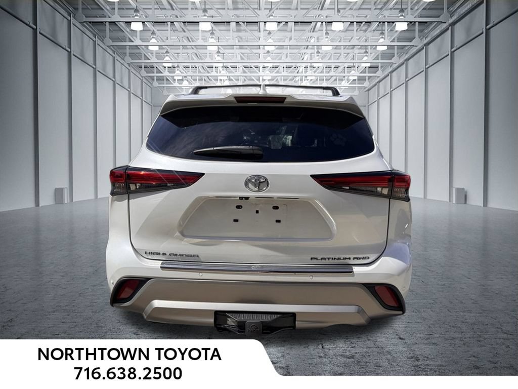 Used 2023 Toyota Highlander Platinum AWD/4WD image 29