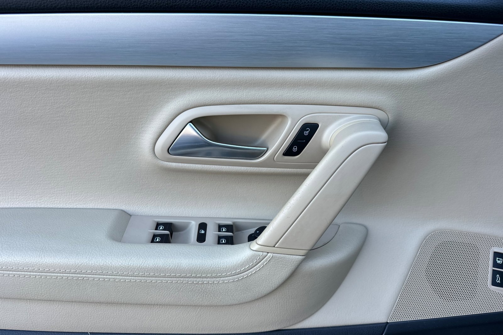 Used 2015 Volkswagen CC Sport image 10