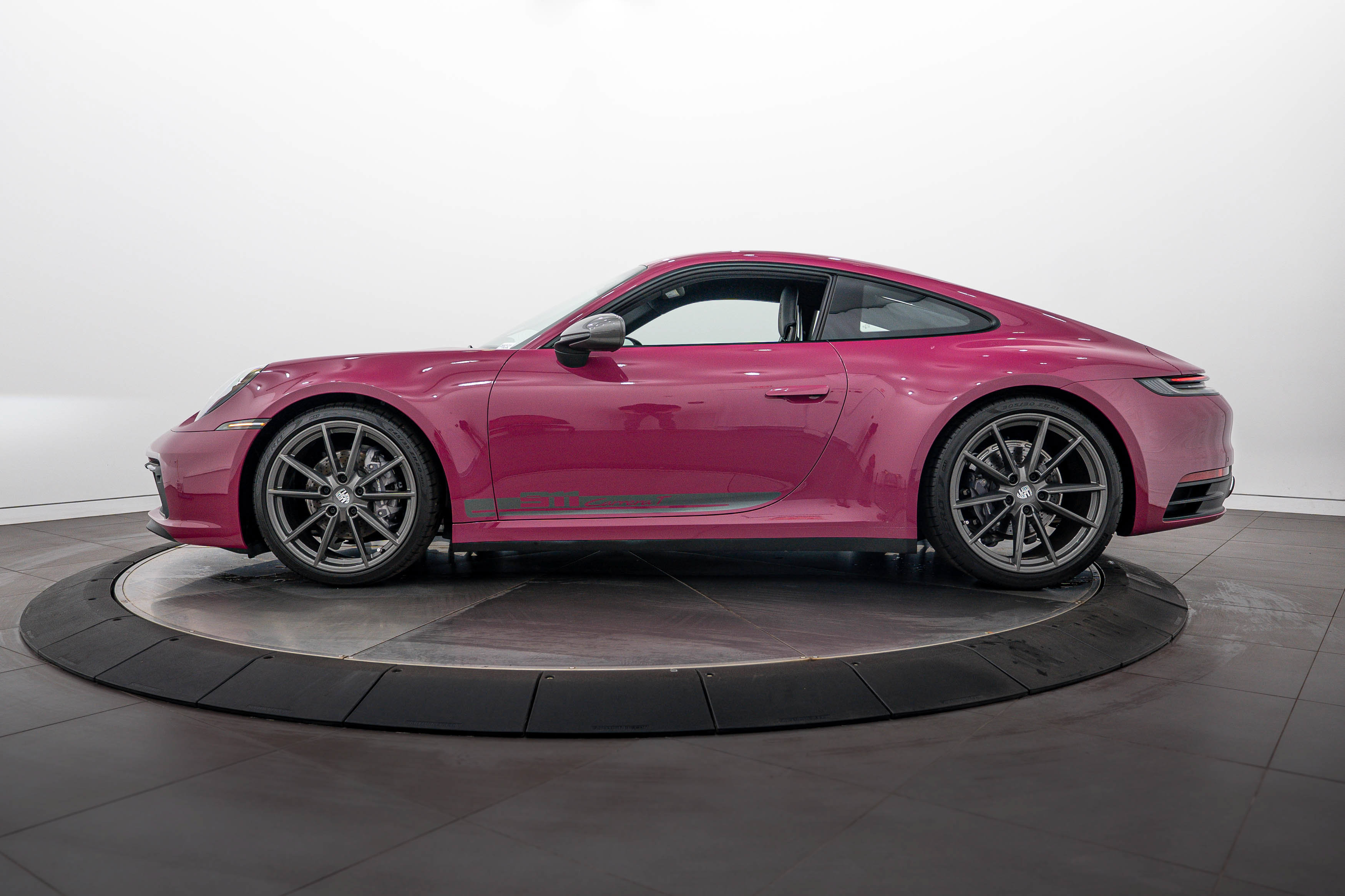 Certified 2024 Porsche 911 Carrera T RWD image 2