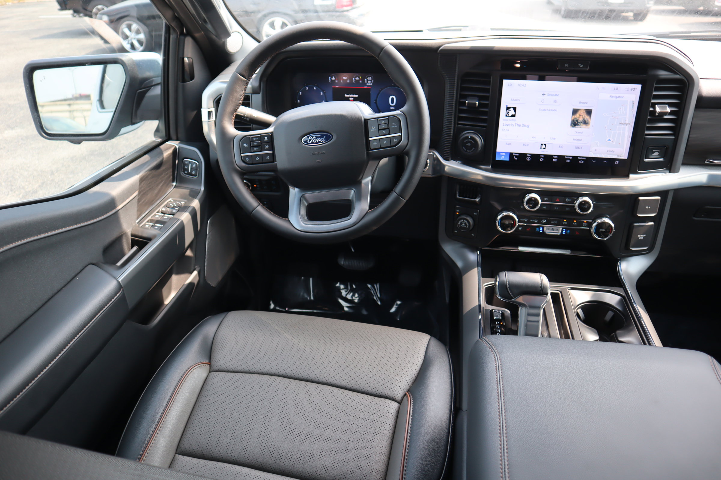 New 2025 Ford F150 Lariat w/ Equipment Group 502A High image 34