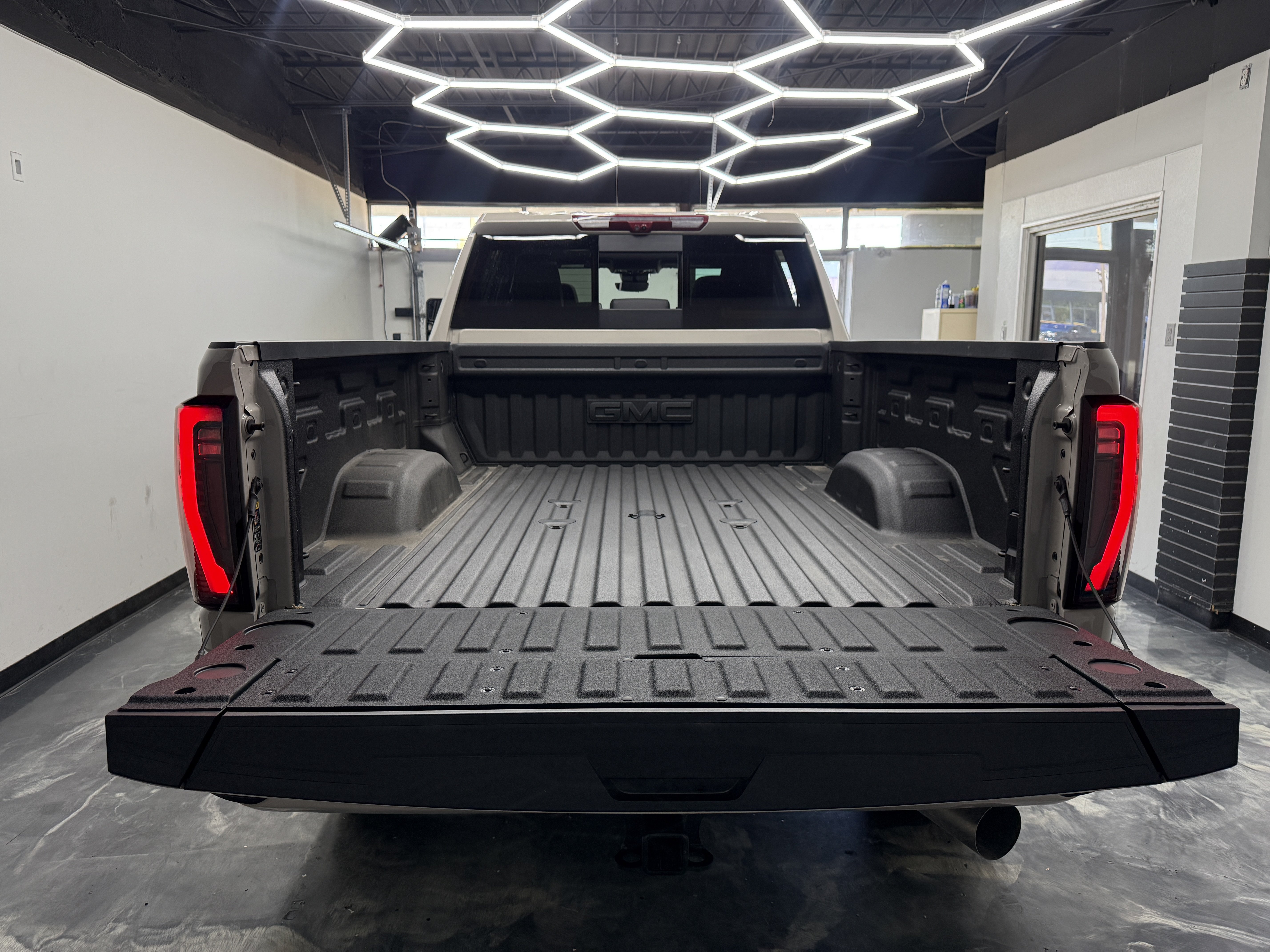 Used 2026 GMC Sierra 2500 AT4 w/ AT4 Premium Plus Package AWD/4WD image 29