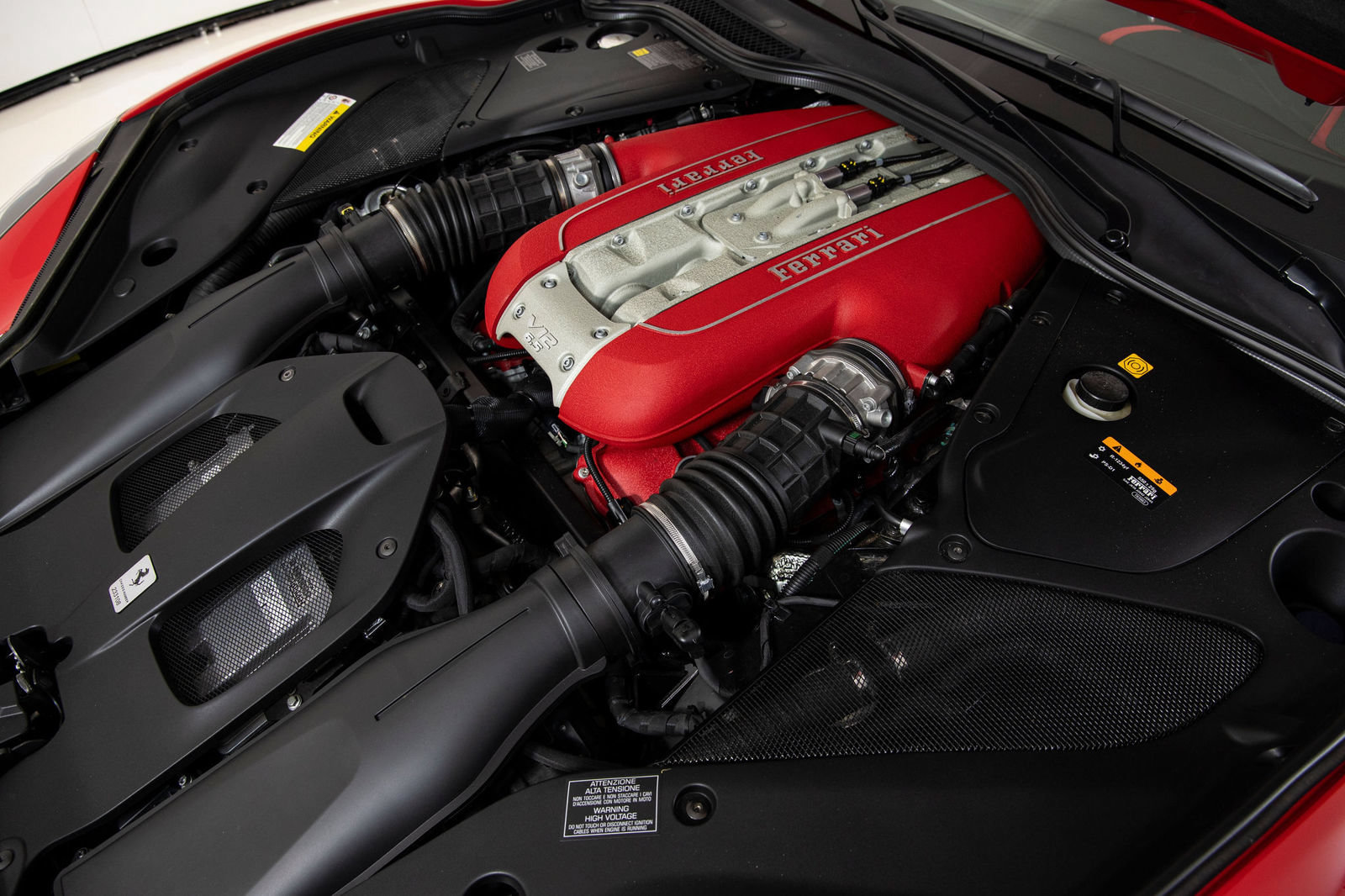 Certified 2018 Ferrari 812 Superfast RWD image 31