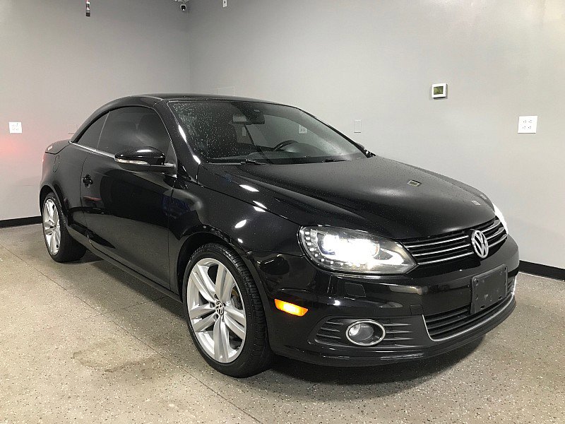 Used 2014 Volkswagen Eos Executive FWD image 2