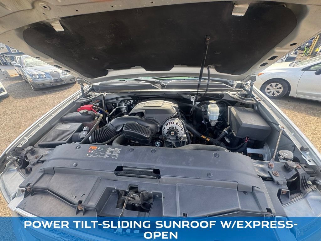 Used 2013 Chevrolet Avalanche LTZ AWD/4WD image 14