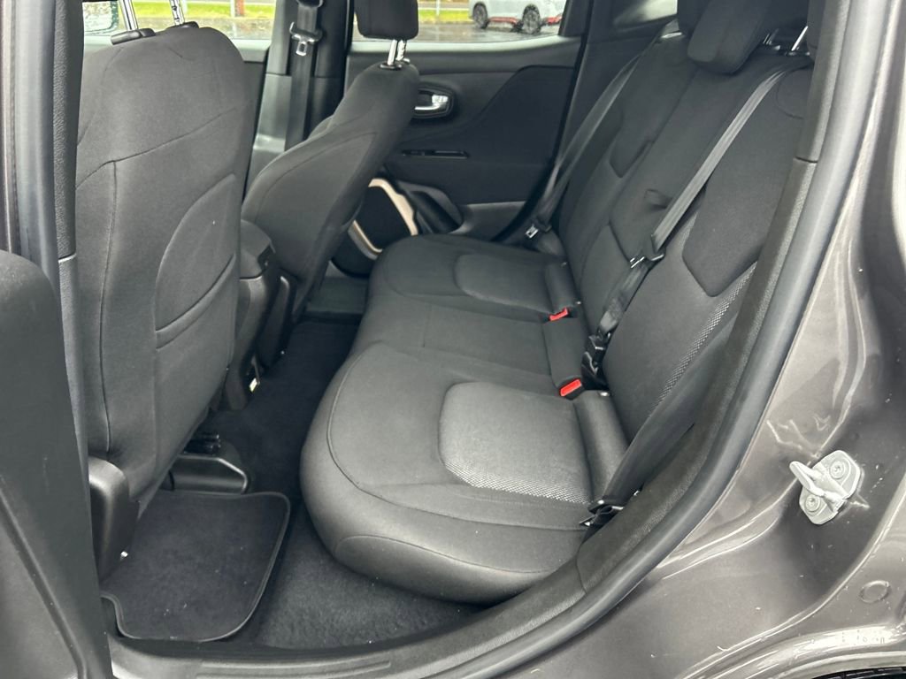 Used 2016 Jeep Renegade Latitude w/ Popular Equipment Group image 25