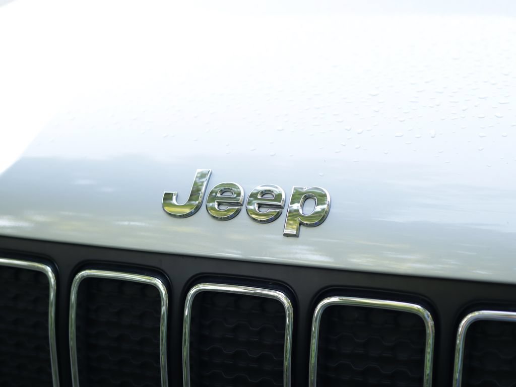 Used 2020 Jeep Renegade Latitude w/ Cold Weather Group AWD/4WD image 31