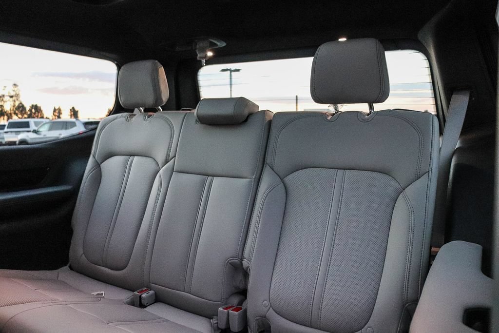 New 2026 Jeep Grand Wagoneer Summit w/ 8-Passenger Seating Package AWD/4WD image 22