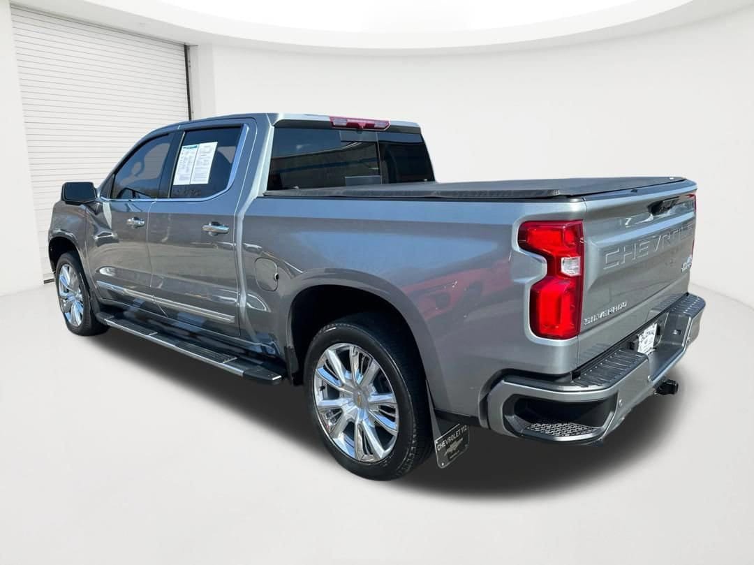 Used 2023 Chevrolet Silverado 1500 High Country w/ High Country Premium Package AWD/4WD image 7