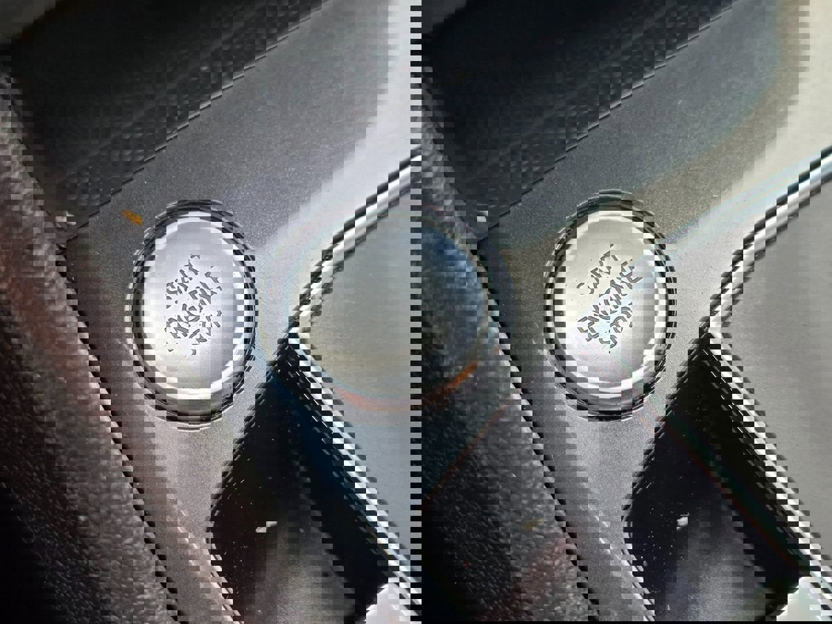 Used 2020 Volkswagen Tiguan SE w/ Panoramic Sunroof Package image 36