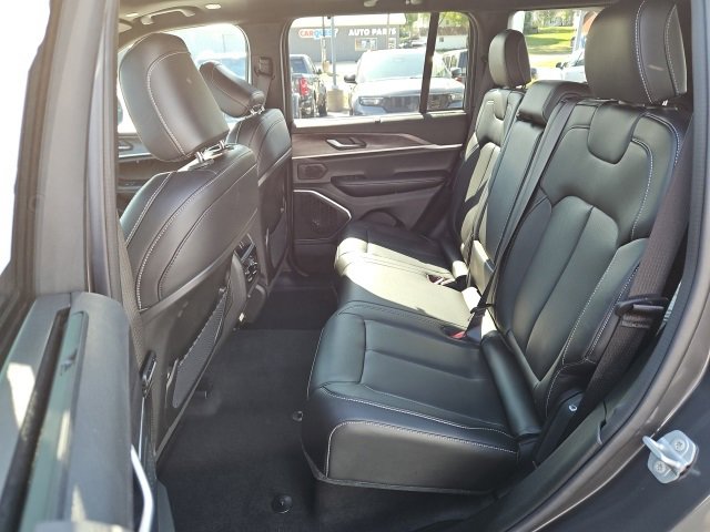 New 2025 Jeep Grand Cherokee Limited w/ Luxury Tech Group II image 19