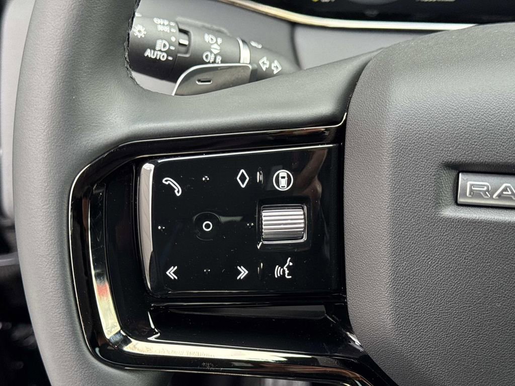 Certified 2025 Land Rover Range Rover Evoque S image 27