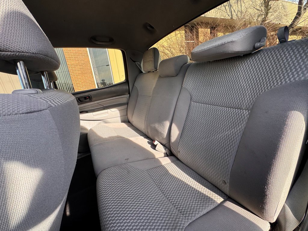 Used 2014 Toyota Tacoma PreRunner w/ SR5 Package image 16