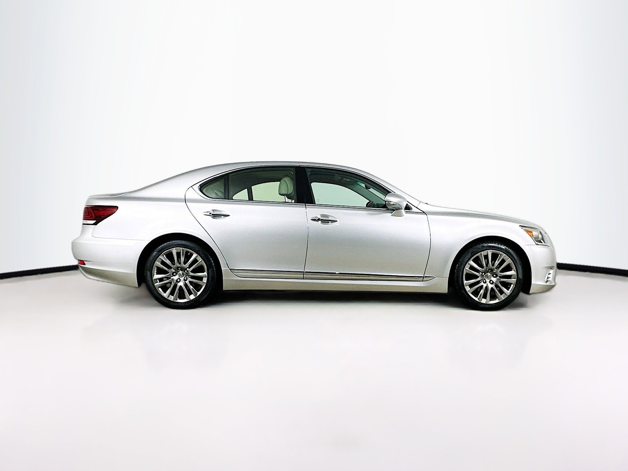 Used 2017 Lexus LS 460 w/ Comfort Package RWD image 10