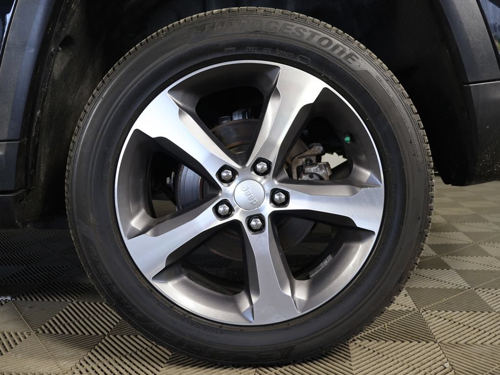 Used 2023 Jeep Grand Cherokee Limited AWD/4WD image 20