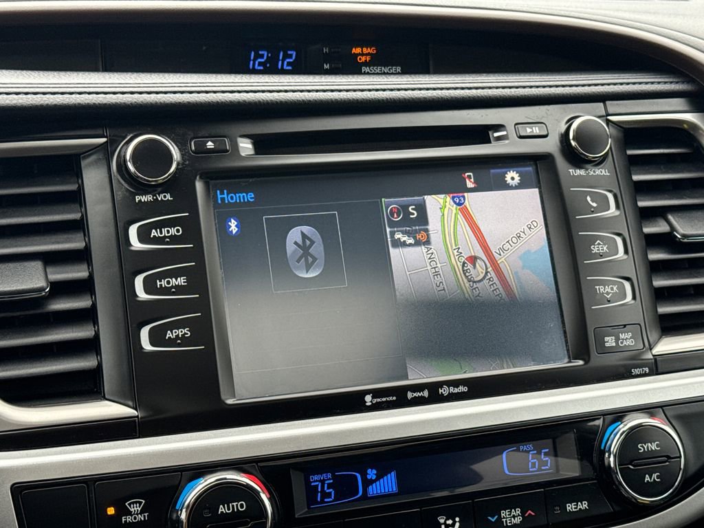 Used 2017 Toyota Highlander XLE AWD/4WD image 23