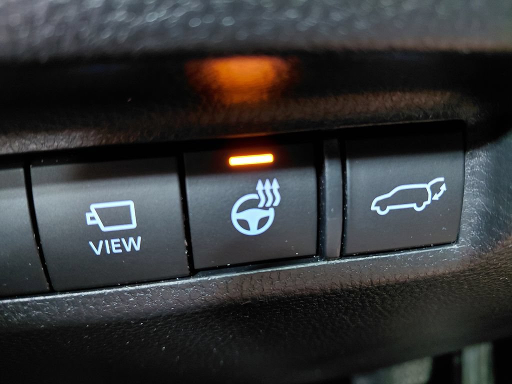 Used 2022 Toyota RAV4 Limited AWD/4WD image 25