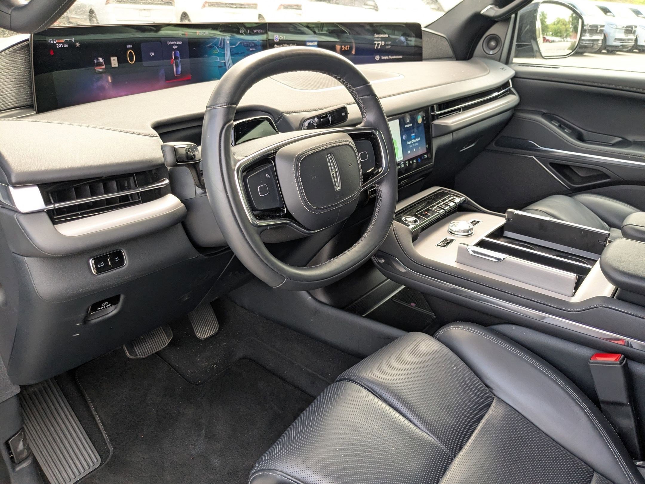 Used 2025 Lincoln Navigator L Reserve w/ Jet Appearance Package AWD/4WD image 10