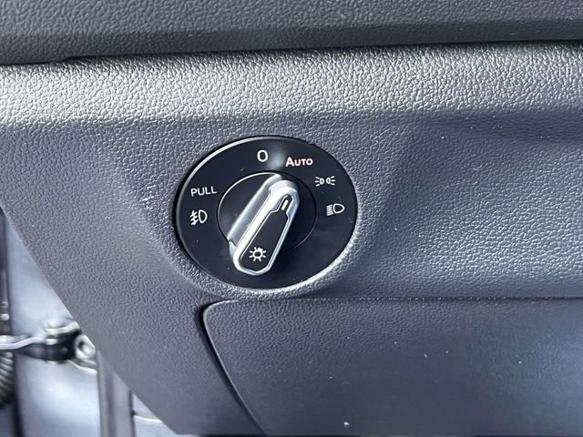 Certified 2021 Volkswagen Jetta R-Line w/ R-Line Cold Weather Package image 21