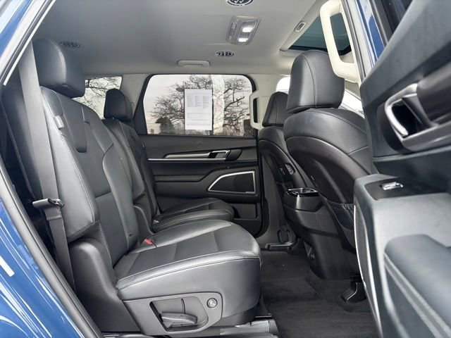 Used 2025 Kia Telluride S image 17