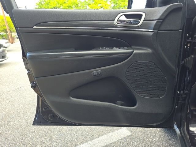 Used 2019 Jeep Grand Cherokee Limited AWD/4WD image 7