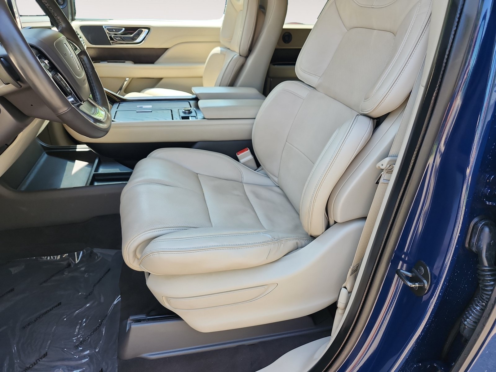 Used 2019 Lincoln Navigator Reserve AWD/4WD image 9
