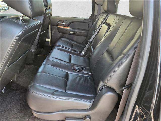 Used 2013 Chevrolet Suburban LT w/ Luxury Package AWD/4WD image 19