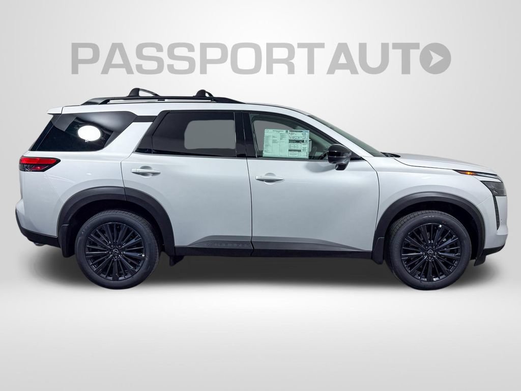 New 2026 Nissan Pathfinder SL w/ SL Premium Package AWD/4WD image 4