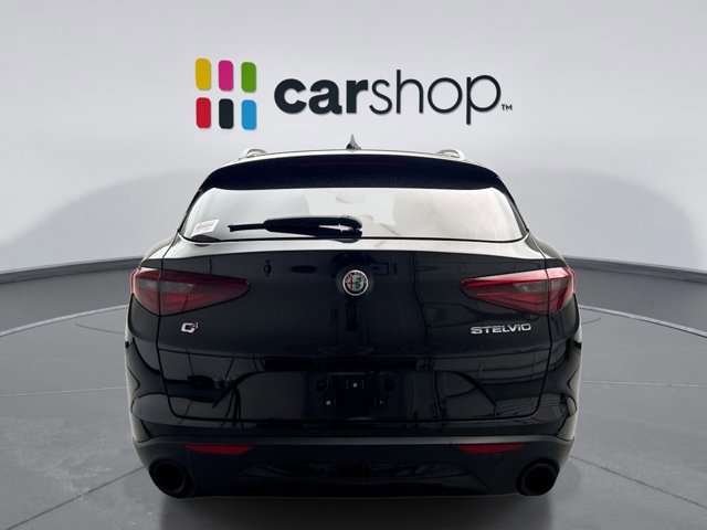 Used 2023 Alfa Romeo Stelvio Sprint image 4