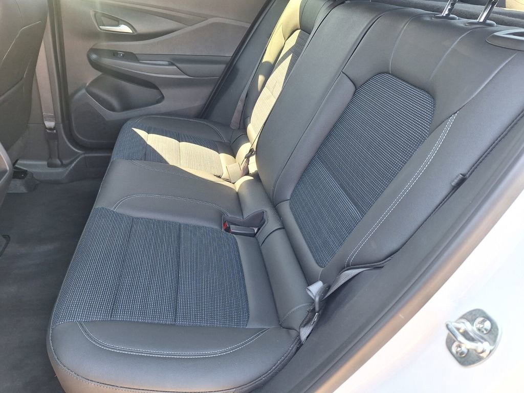 Used 2025 Buick Envista Preferred image 19