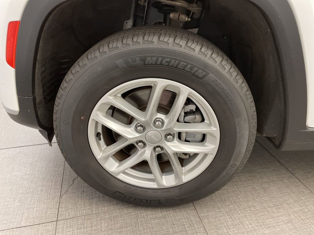 Certified 2023 Jeep Grand Cherokee L Laredo AWD/4WD image 12